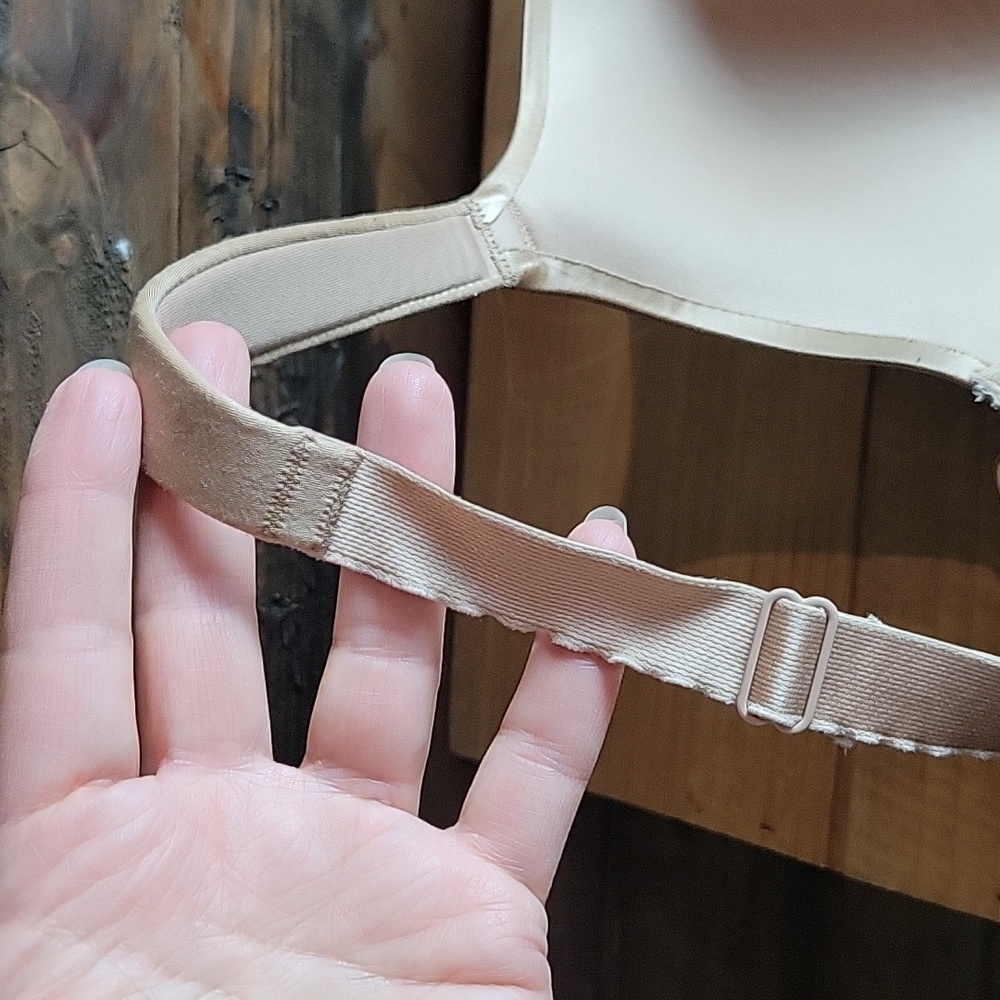 Full Coverage Neutral Bra - Picture 5 of 9